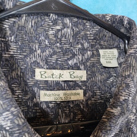Batek Bay Men's 100% Silk Hawaiian Shirt, Gray, Size XXL - Picture 3 of 4